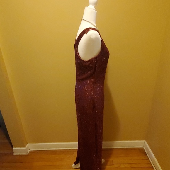 Dress - Picture 3 of 3